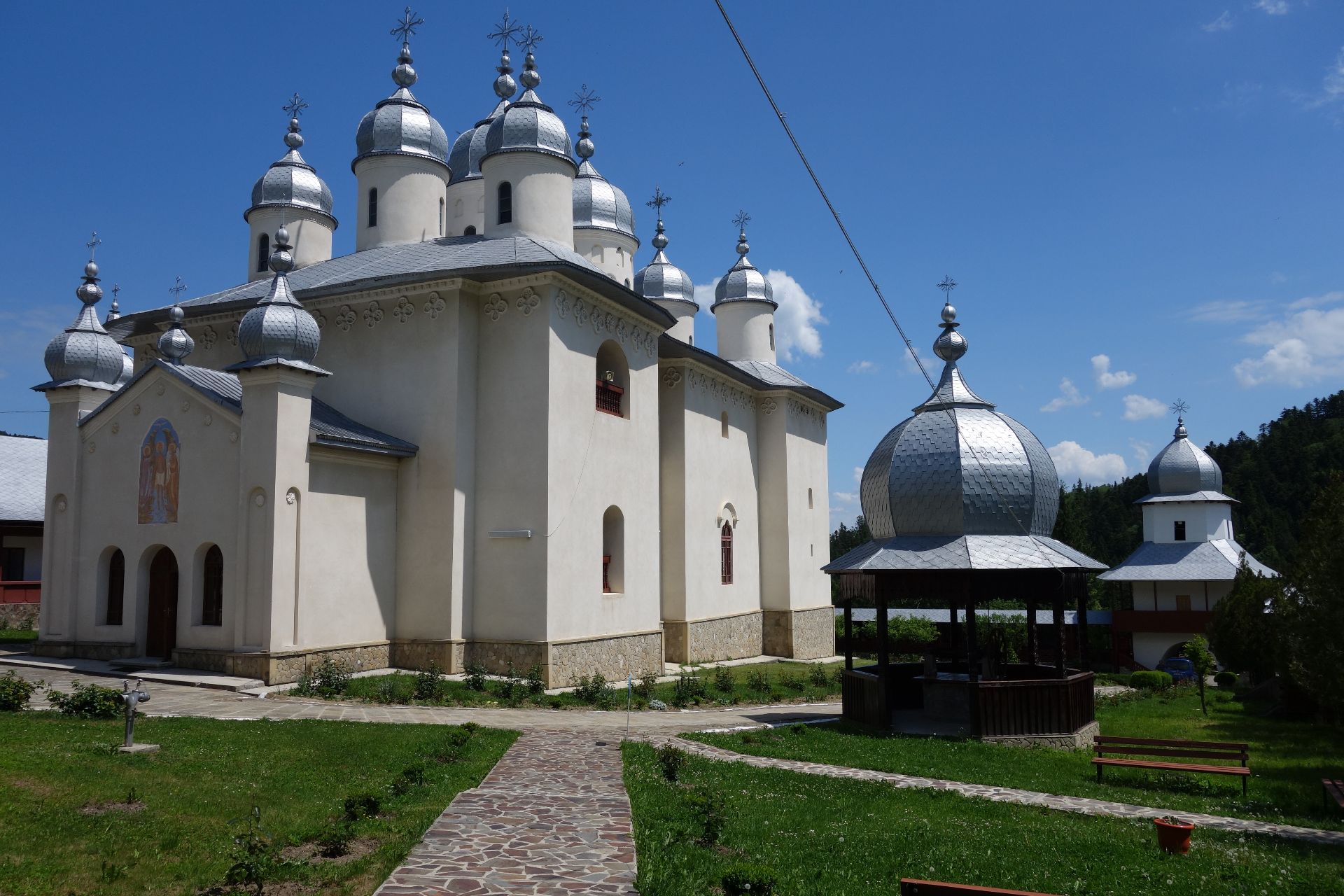 Biserica manastirea Horaița