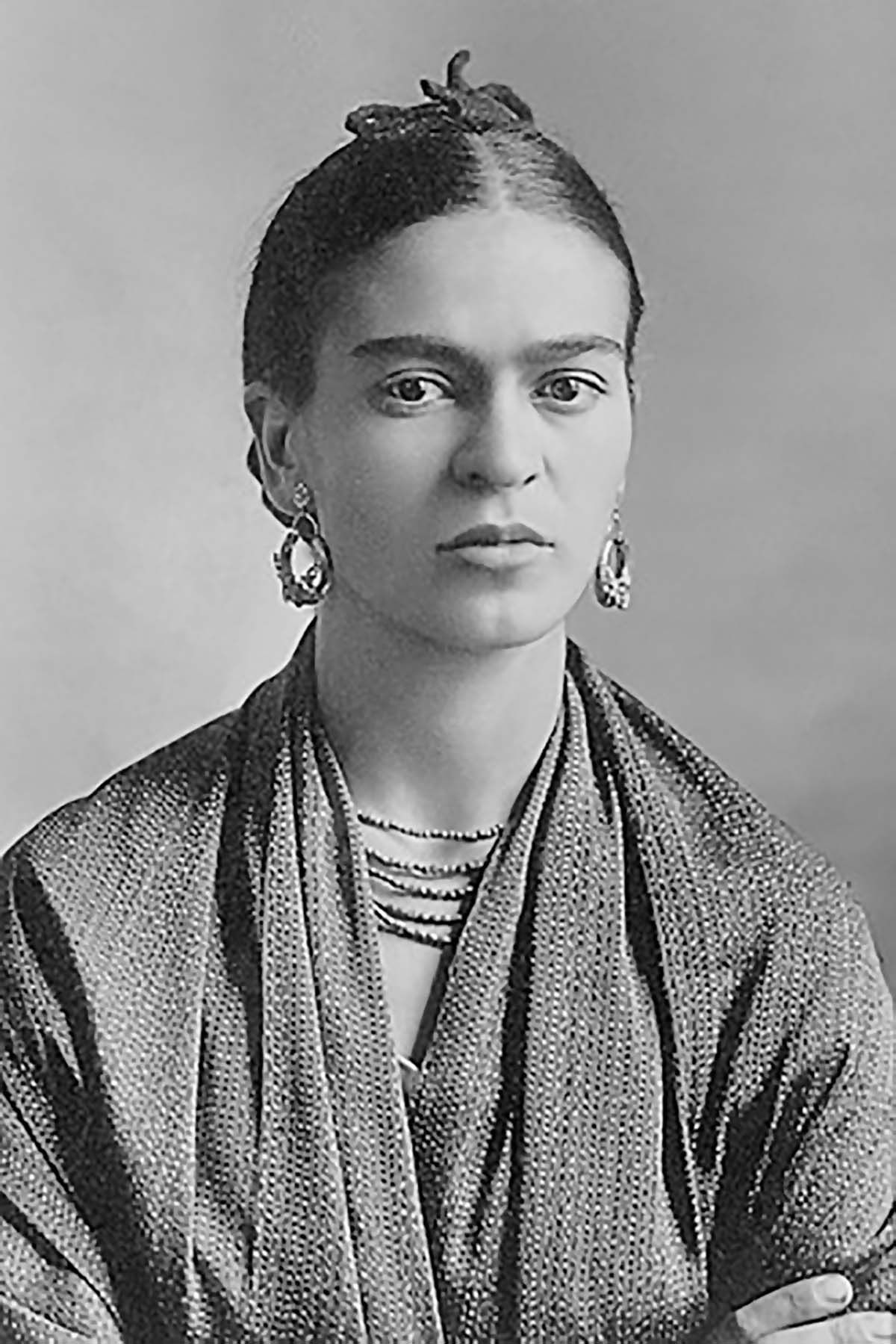 Frida_Kahlo,_by_Guillermo_Kahlo