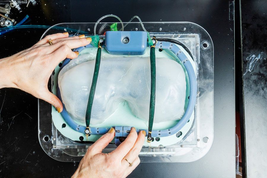 Ventilator robotic, inventat recent, poate fi implantat în corpul pacientului