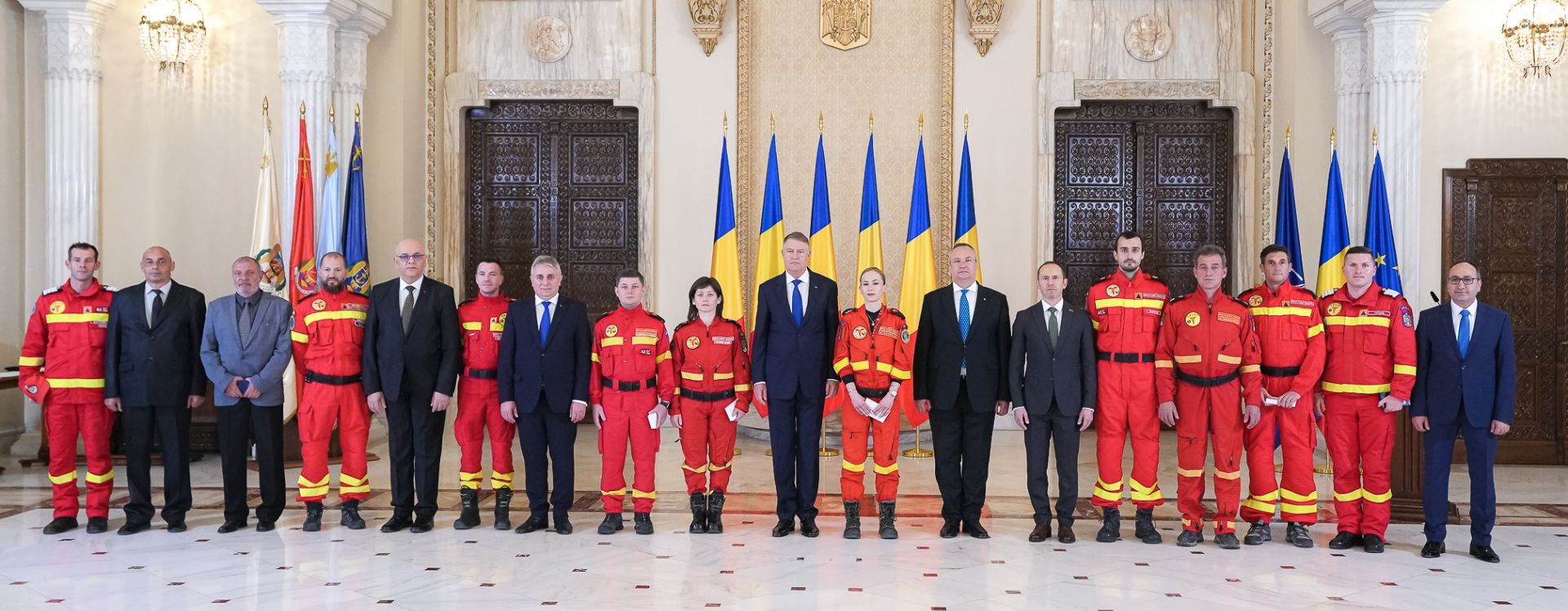 Voluntarii care au fost în misiune în Turcia, decorați de președintele României