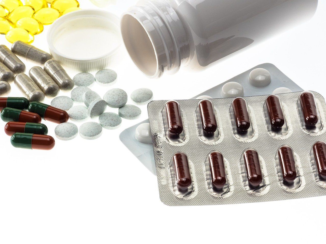 PRIMER: România trebuie să îşi facă urgent stocuri de rezervă de medicamente
