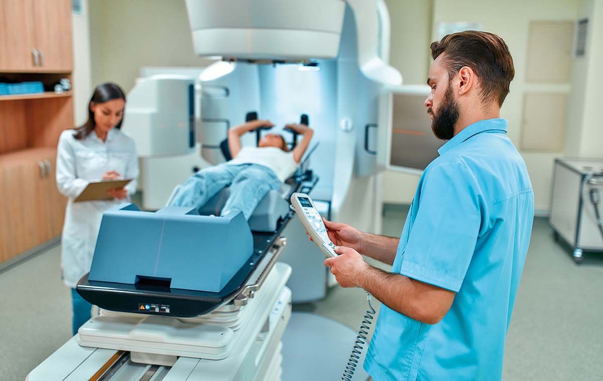 Radioterapia poate aduce beneficii și pentru cazurile avansate de cancer pulmonar