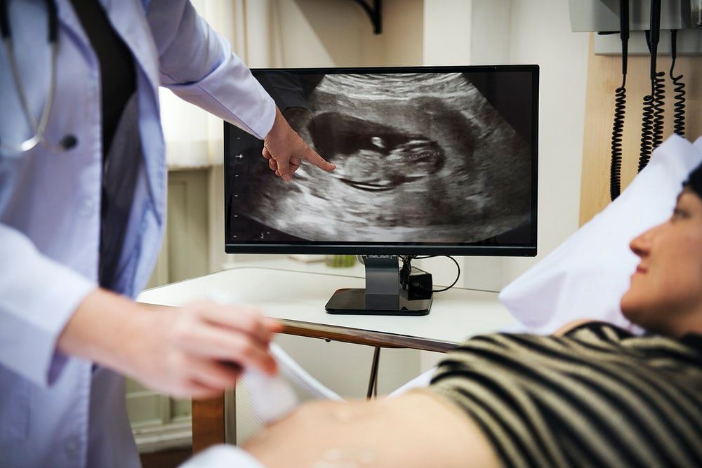 Vaccinarea împotriva COVID-19: date despre sarcină, alăptare și fertilitate