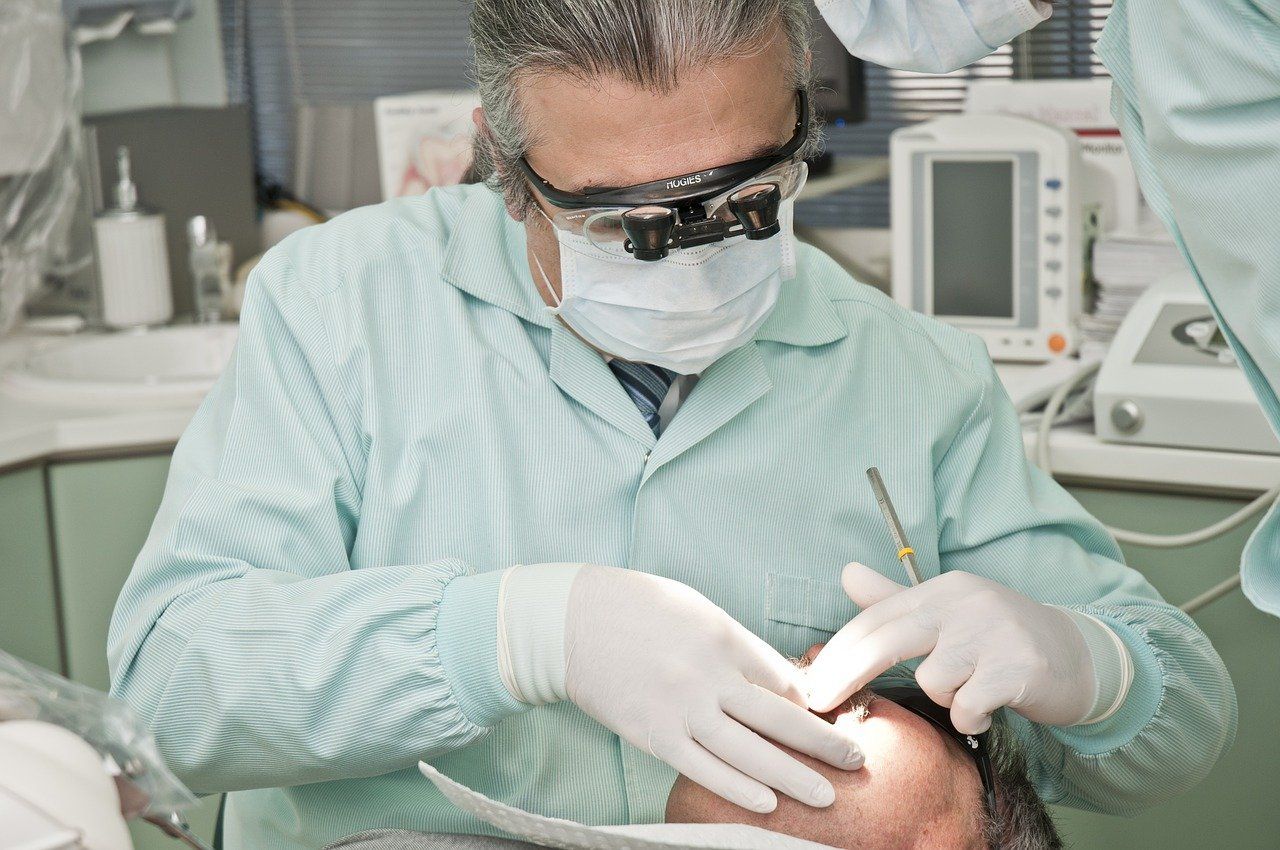 Peste 1.000 de servicii stomatologice gratuite sau la preţuri reduse pentru pacienți sociali