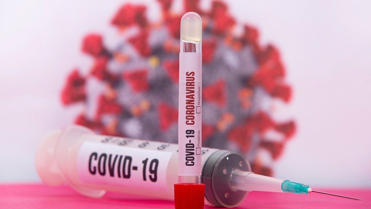 PRIMER: În 2020 nu vom avea tratamente şi vaccinuri eficiente împotriva COVID-19