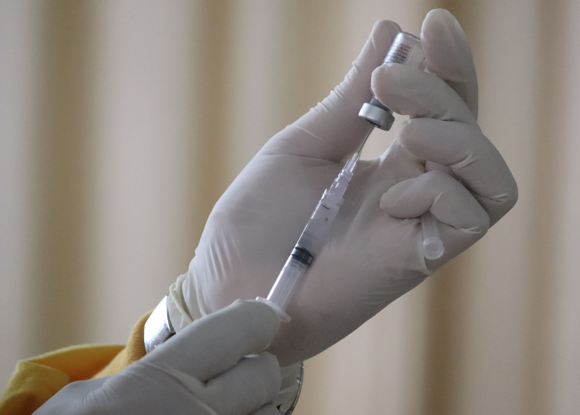 Ordin de Ministru: vaccinarea gratuită anti-HPV, extinsă la fete până la 18 ani