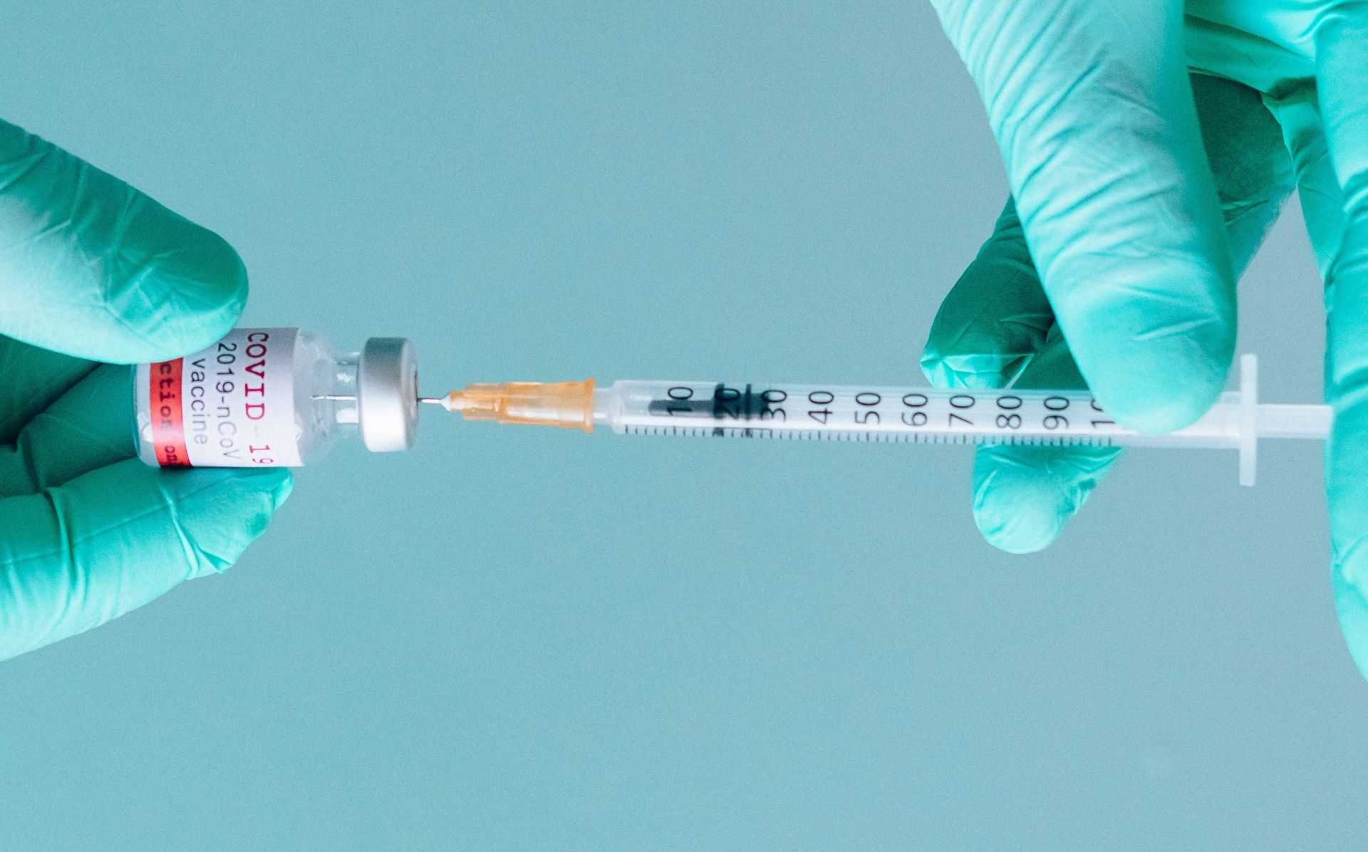 Moderna dă în judecată Pfizer-BioNTech pentru încălcarea brevetelor vaccinului ARNm