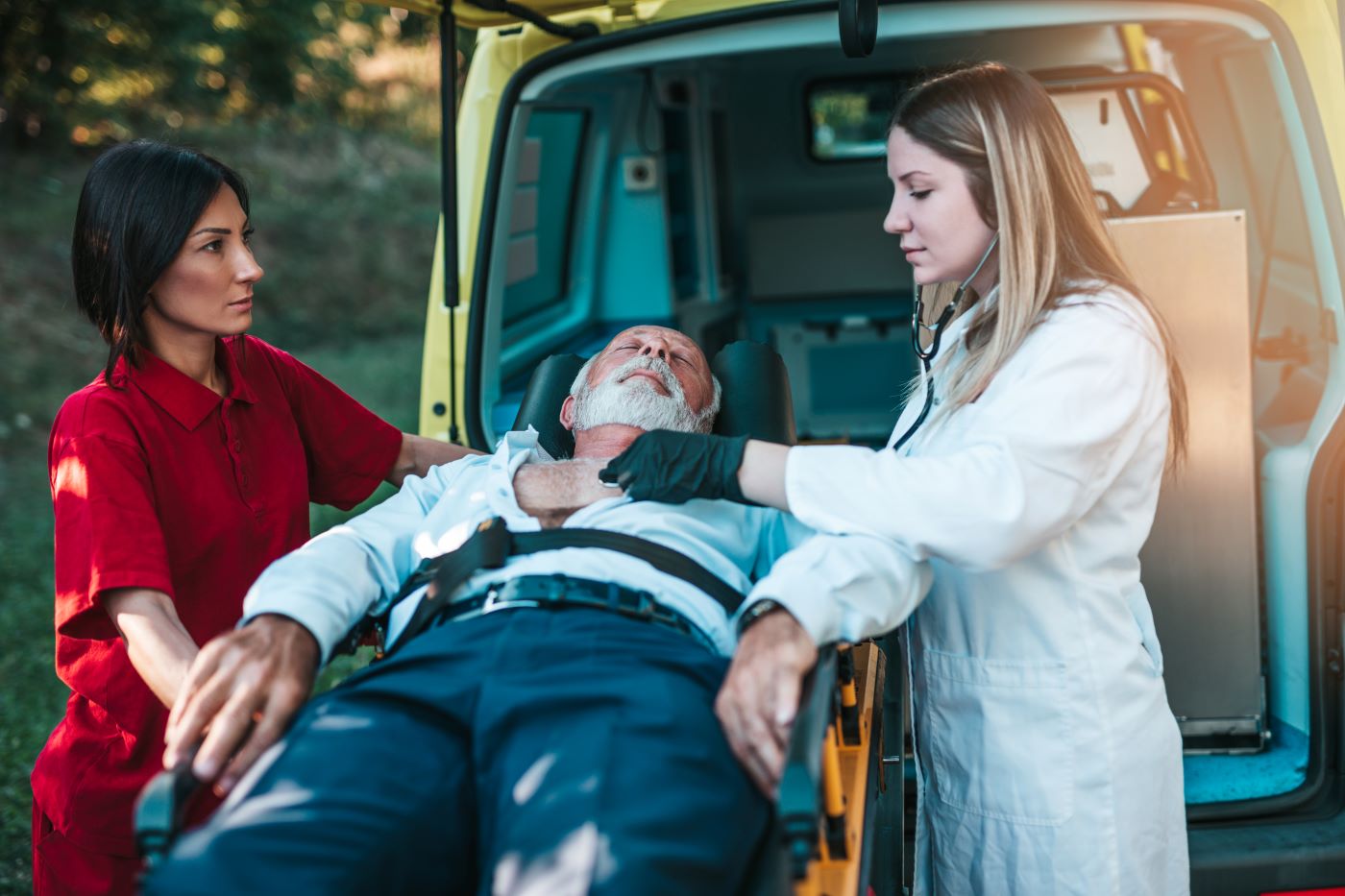 Zilnic, peste 1.000 de cazuri suplimentare la Ambulanță din cauza caniculei 