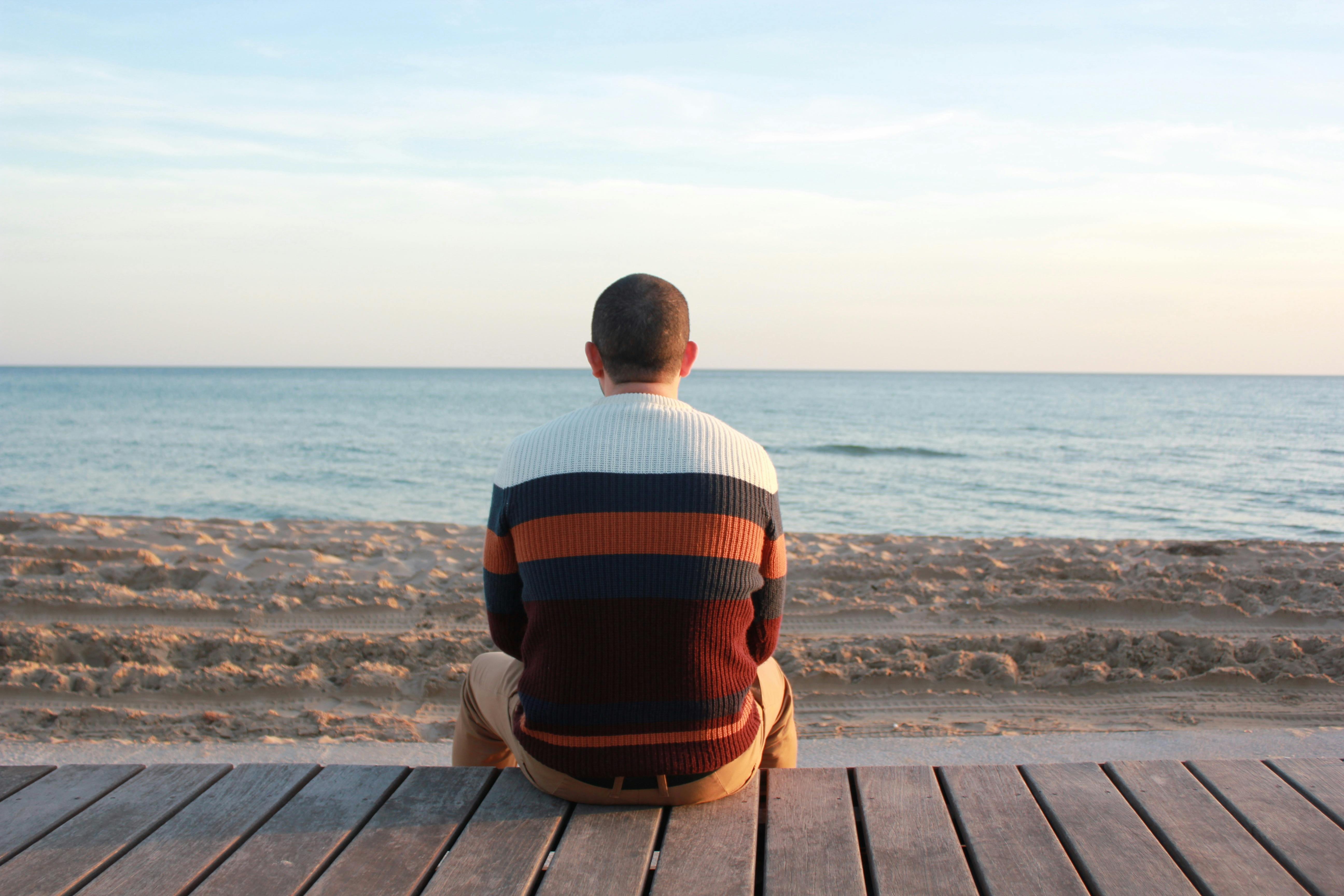 Singurătatea pe termen lung crește riscul de AVC