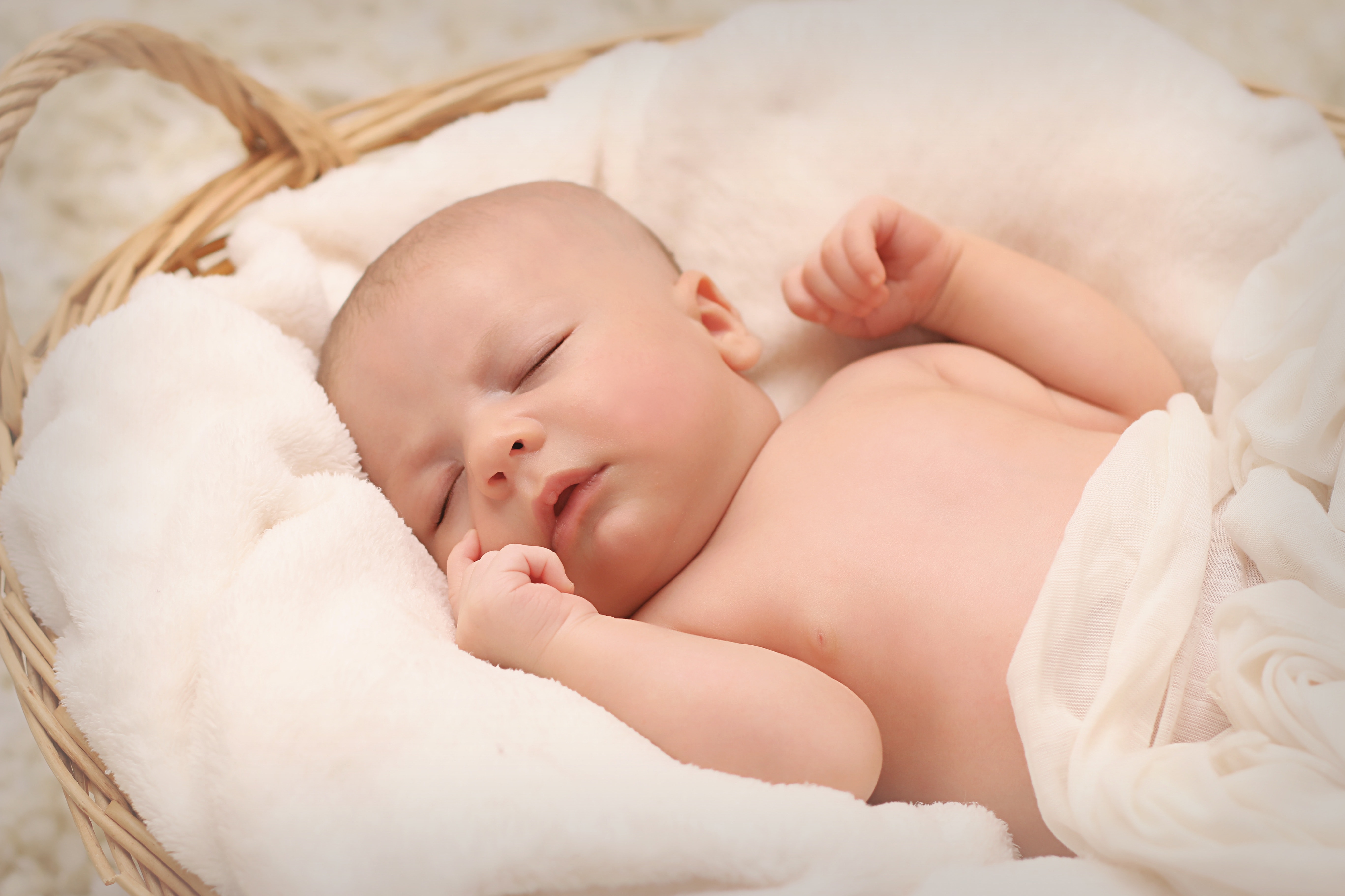 Marea Britanie: primii bebeluși născuți cu ajutorul ADN-ului de la trei persoane