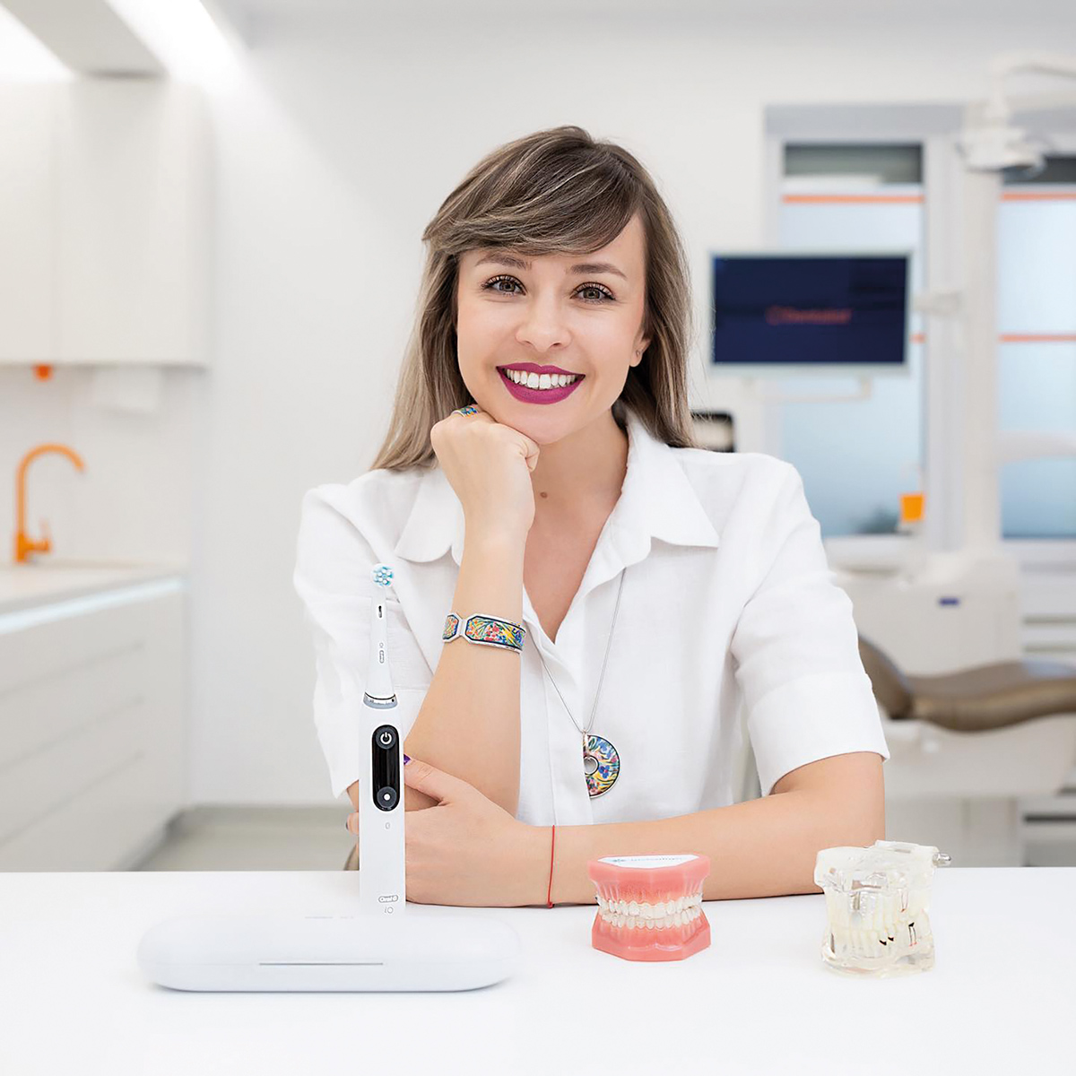 Dr. Alexandra Mircea, dentista cu un milion de urmăritori pe TikTok
