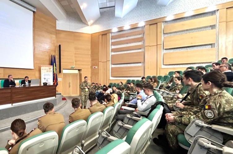 Tg. Mureș : studenții la Medicină Militară au participat la o sesiune de comunicări științifice
