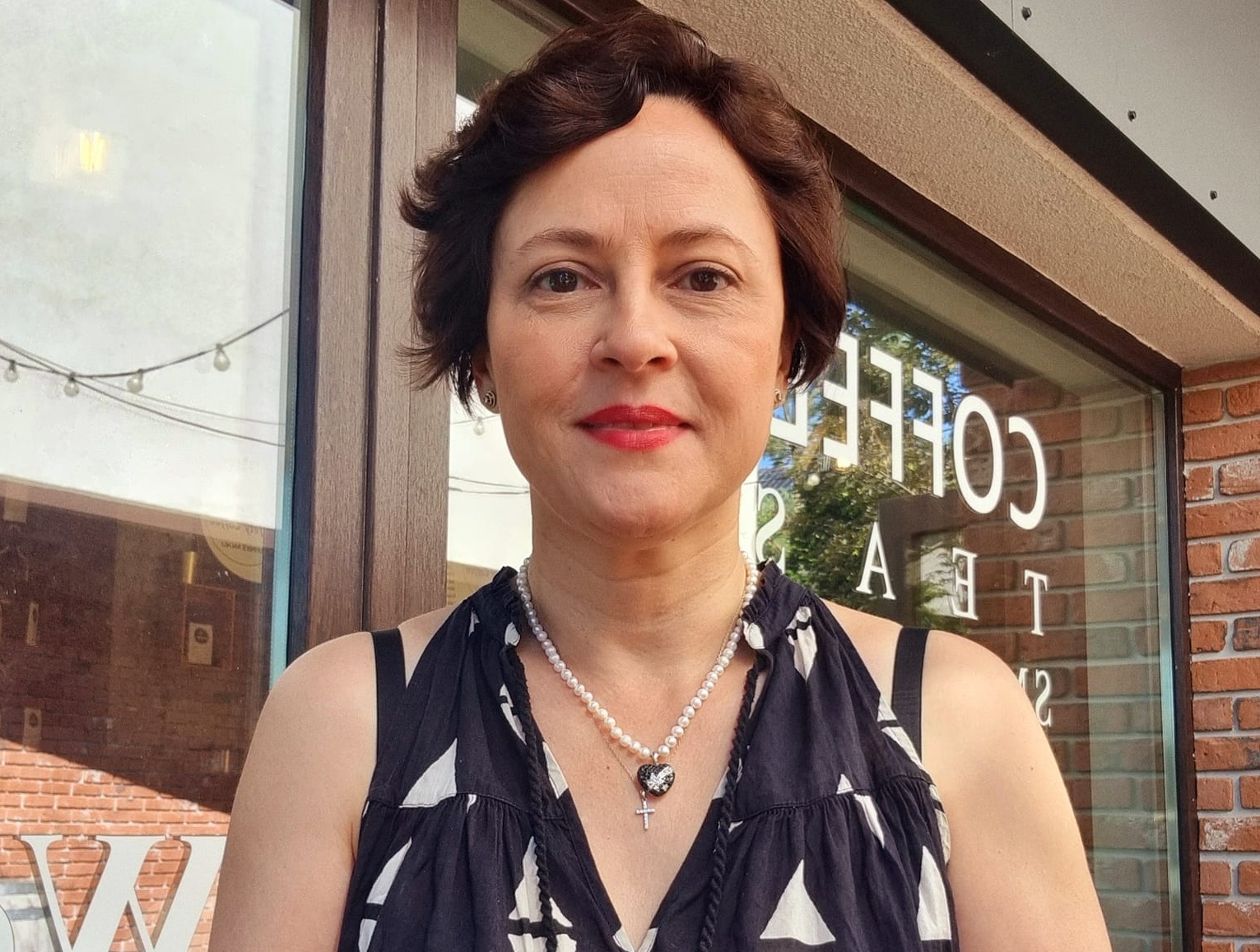 Sandra Ecobescu: „Poveștile oamenilor valoroși pot schimba mentalități, pot inspira” 