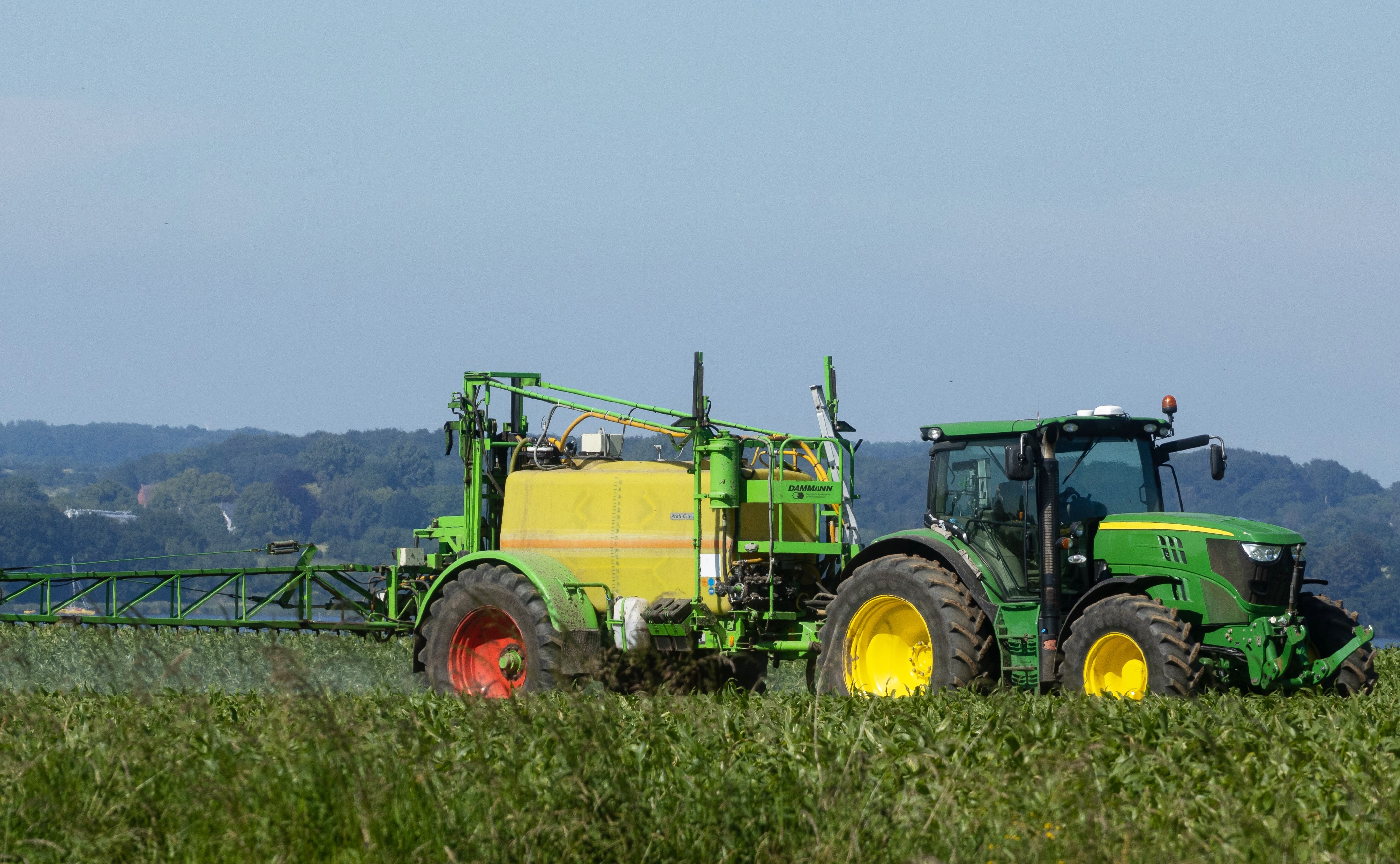 Legea UE privind reducerea utilizării pesticidelor stagnează