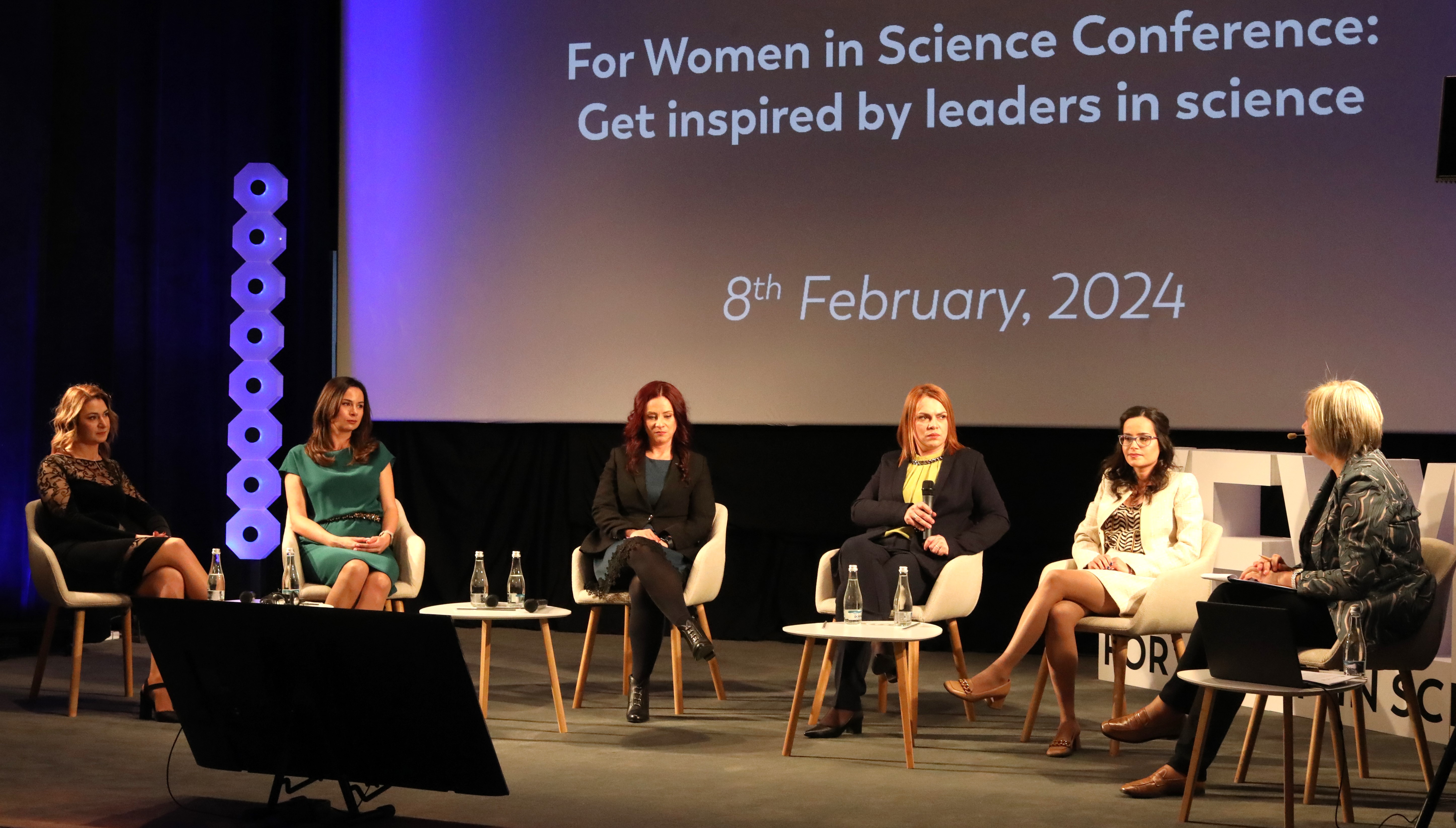 S-au anunțat câștigătoarele burselor private „Pentru Femeile din Științe” 2023
